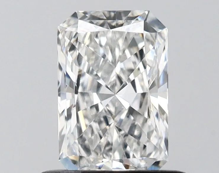 0.72ct Radiant Lab Grown Diamond (Colour E, Clarity VVS2, IGI Certified)