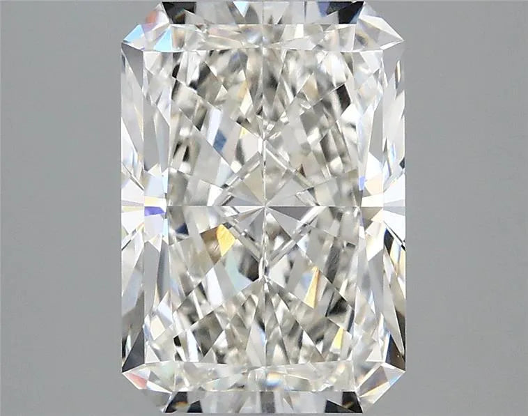 2.58ct Radiant Lab Grown Diamond (Colour H, Clarity VVS2, IGI Certified)