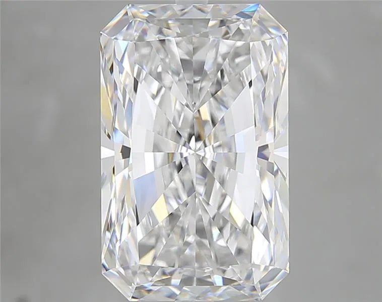 6.03ct Radiant Lab Grown Diamond (Colour D, Clarity VVS2, IGI Certified)