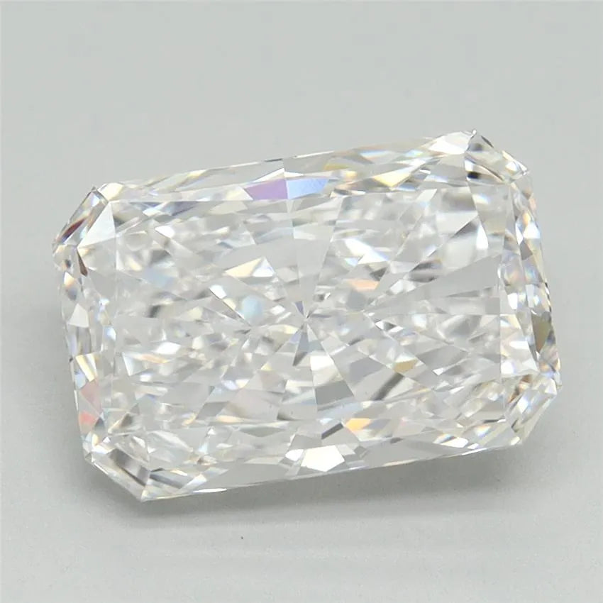 3.14ct Radiant Lab Grown Diamond (Colour D, Clarity VVS2, IGI Certified)