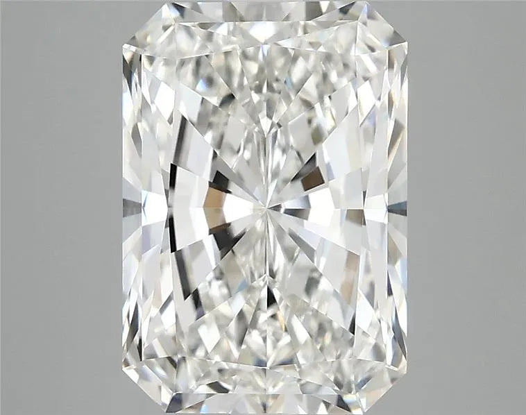 3.82ct Radiant Lab Grown Diamond (Colour G, Clarity VVS2, IGI Certified)