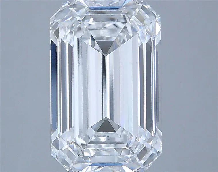 3.84ct Emerald Lab Grown Diamond (Colour D, Clarity VVS2, IGI Certified)