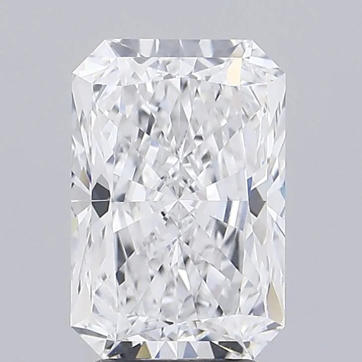 3.93ct Radiant Lab Grown Diamond (Colour E, Clarity VVS1, IGI Certified)