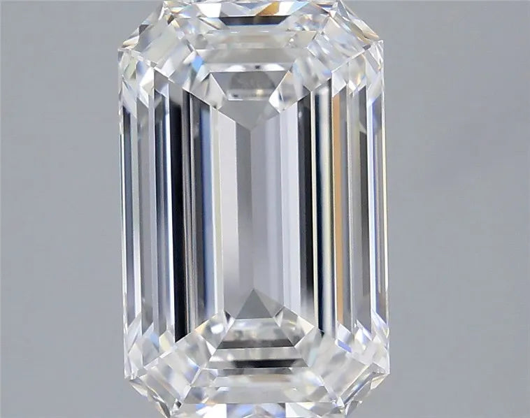 4.07ct Emerald Lab Grown Diamond (Colour E, Clarity VVS1, IGI Certified)