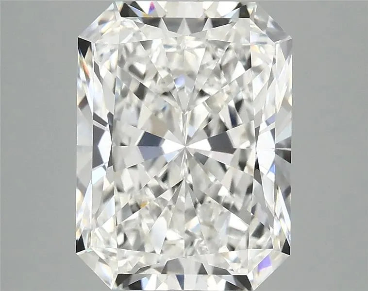 4.17ct Radiant Lab Grown Diamond (Colour F, Clarity VVS2, IGI Certified)