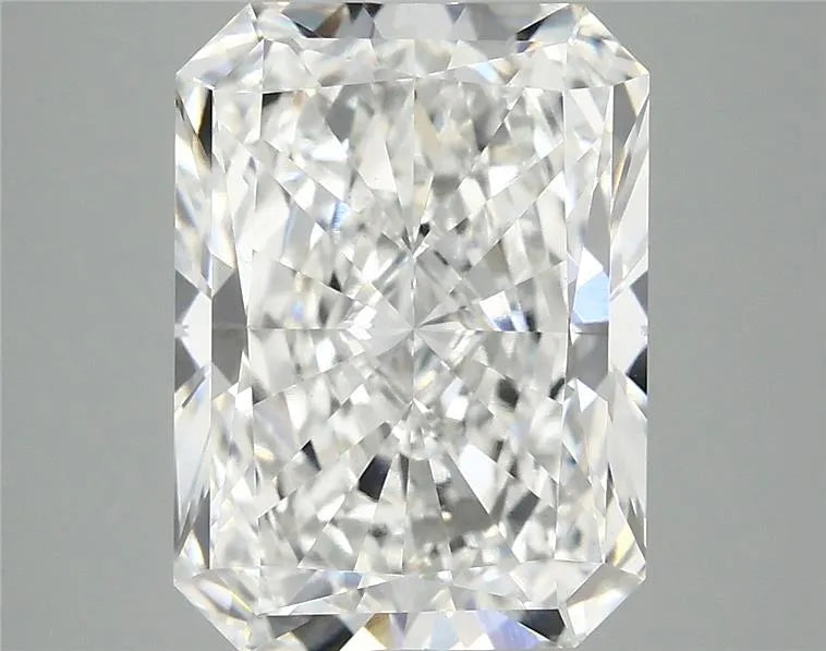 4.83ct Radiant Lab Grown Diamond (Colour F, Clarity VVS2, IGI Certified)
