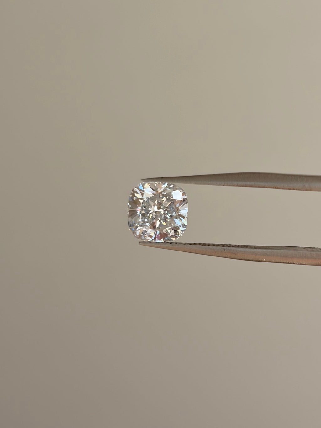 2.25 G VS2 Square Cushion Brilliant - Lab Diamond