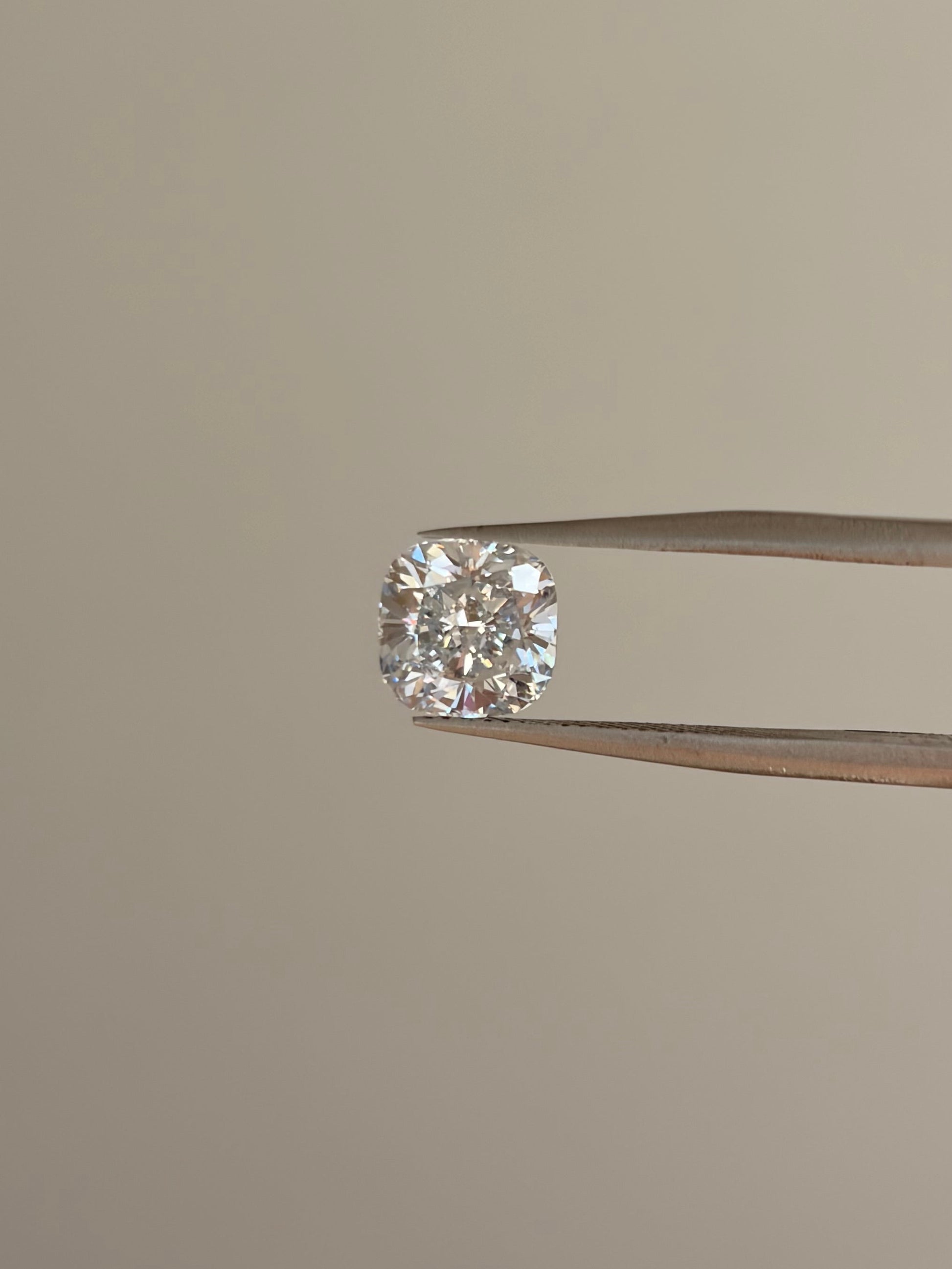 2.25 G VS2 Square Cushion Brilliant - Lab Diamond