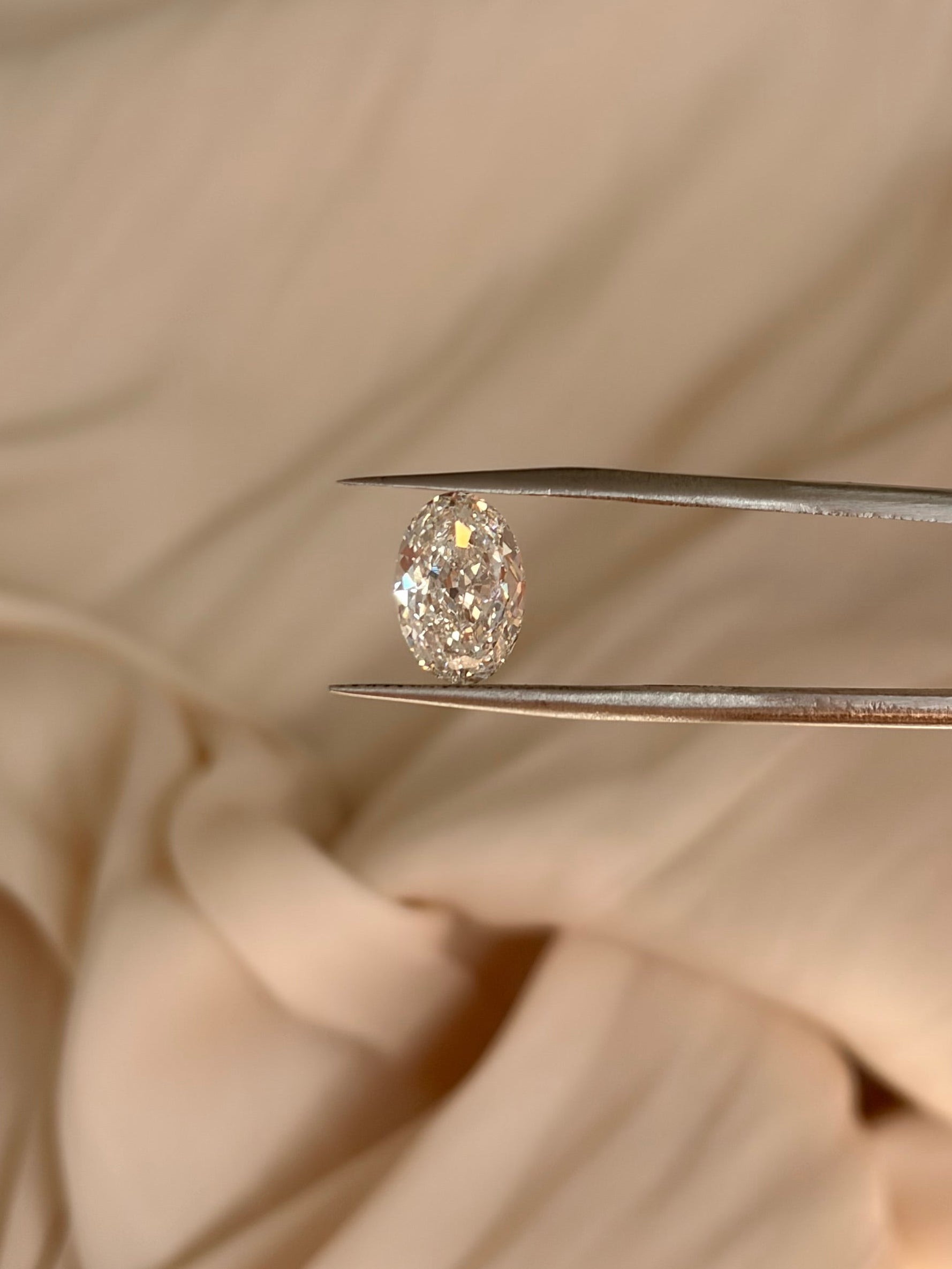 3.00 F VS2 Oval Modified Brilliant - Lab Diamond