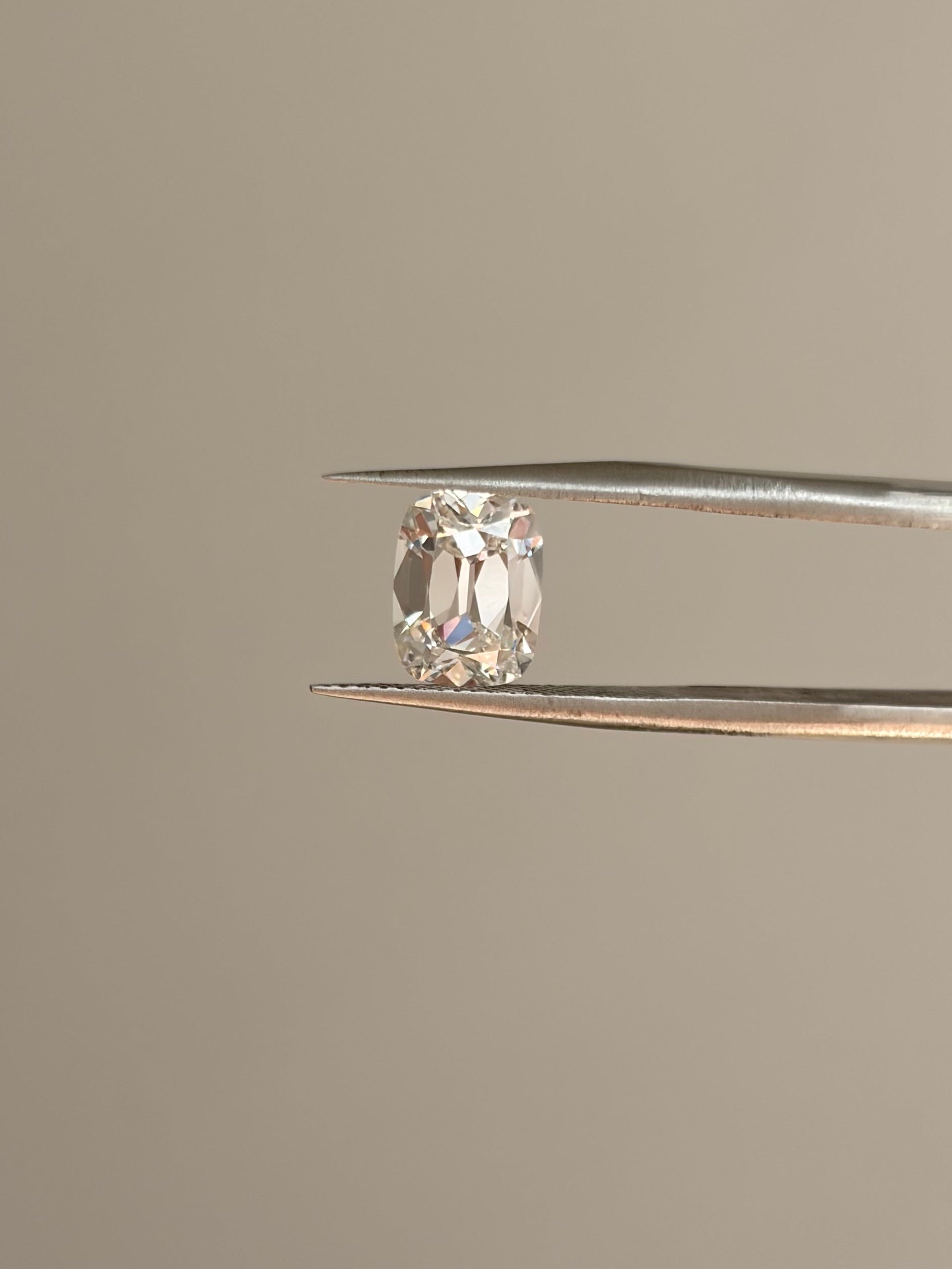 2.03 E VS1 Cushion Brilliant OMC - Lab Diamond