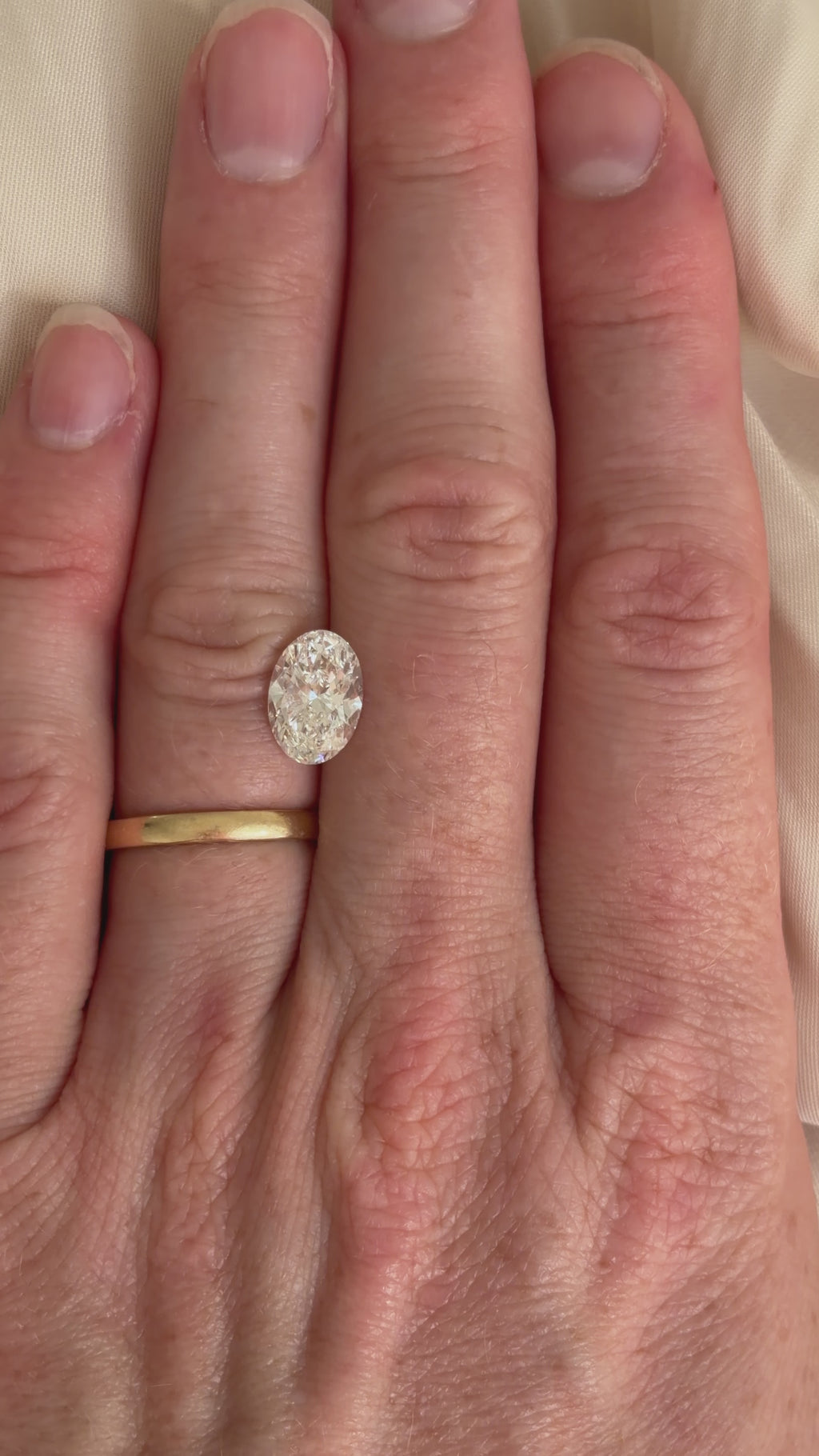 2.73 E SI1 Oval Brilliant - Lab Diamond