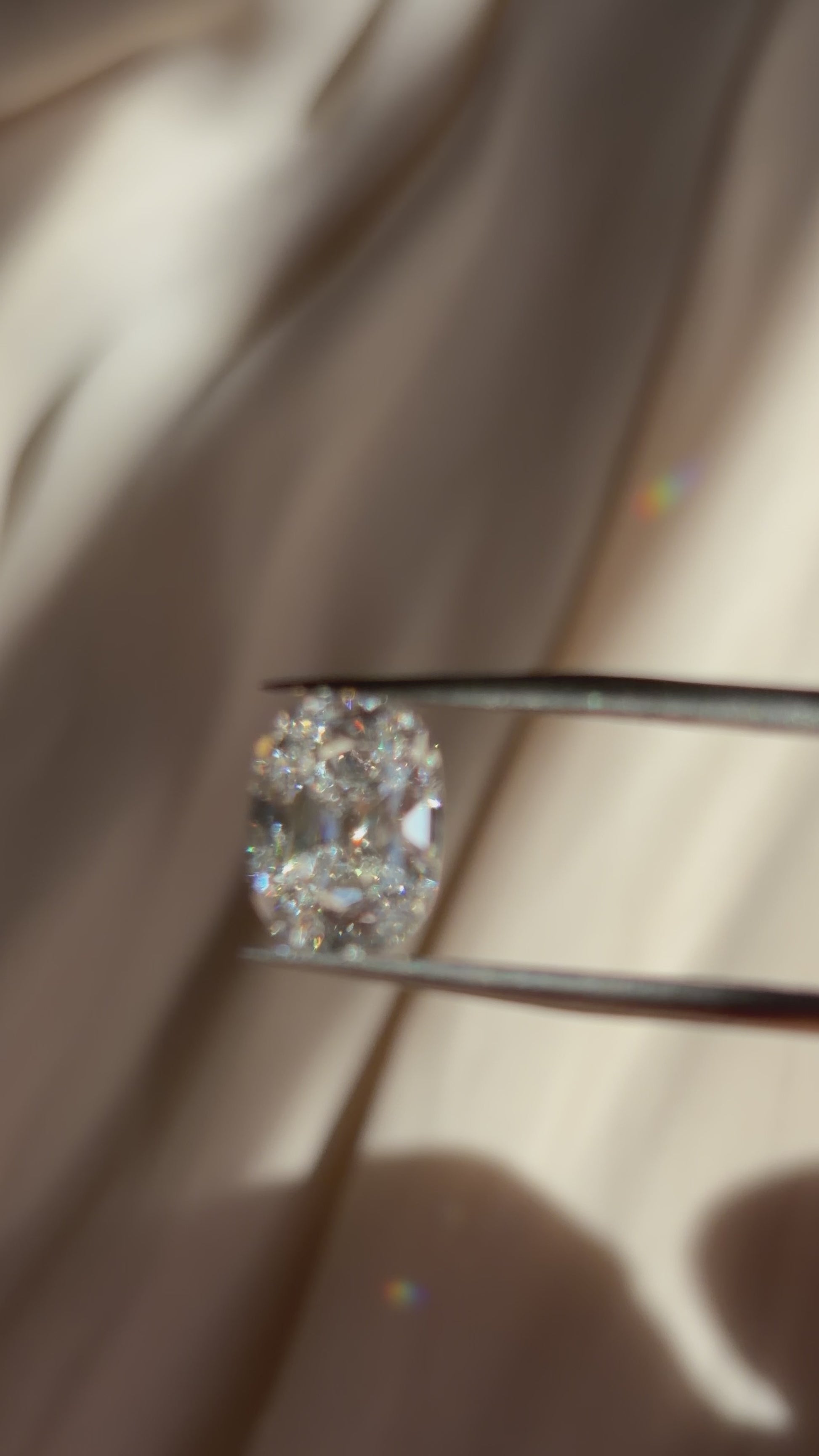 3.07 F VS2 Cushion Brilliant OMC - Lab Diamond