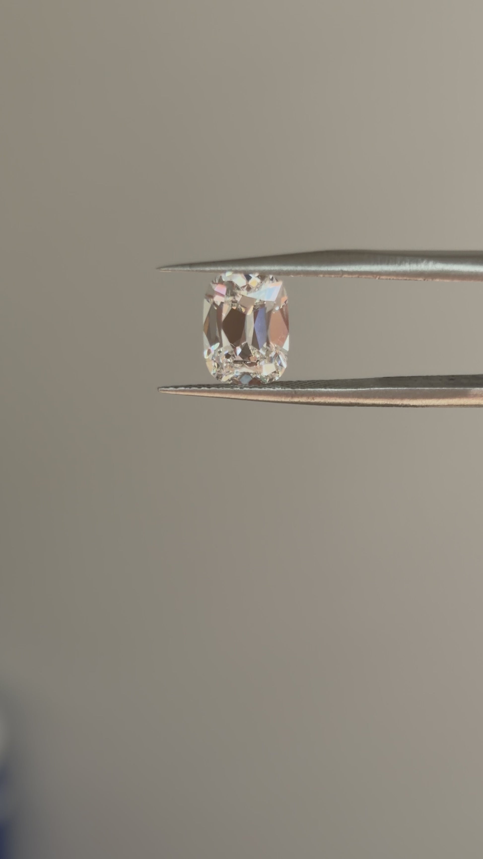 2.03 E VS1 Cushion Brilliant OMC - Lab Diamond