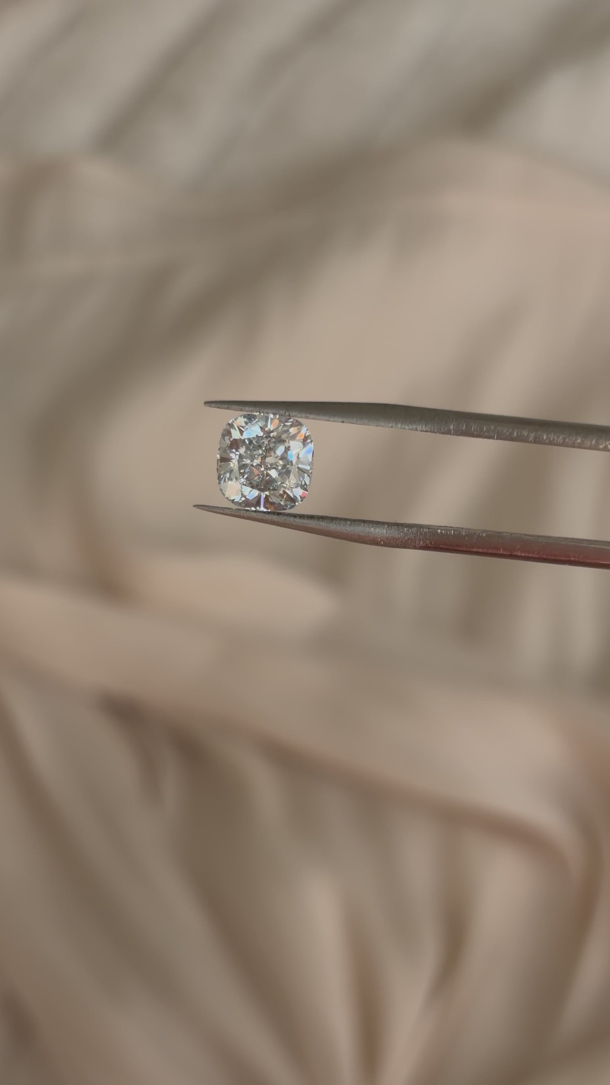 2.25 G VS2 Square Cushion Brilliant - Lab Diamond