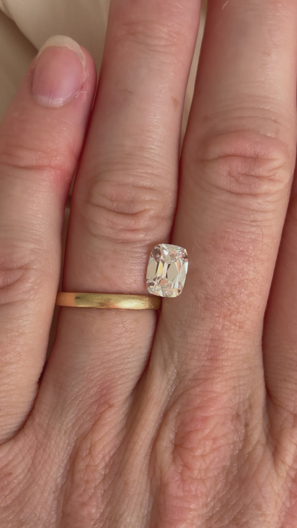 2.03 E VS1 Cushion Brilliant OMC - Lab Diamond